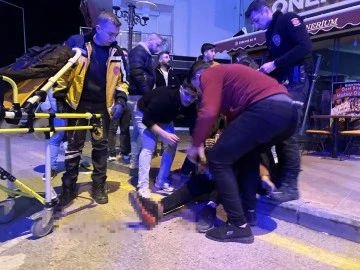 Kuşadası'nda s&ouml;zl&uuml; şakalaşma kanla bitti: 1 yaralı