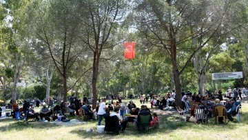 Kuşadası'nda yaşayan Hadimliler etli pilav şenliğinde buluştu