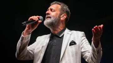 Kuşadası&rsquo;nda yaz akşamları konserlerle şenleniyor