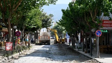 Kuşadası &Ouml;zer T&uuml;rk Caddesi&rsquo;nde yenileme &ccedil;alışmaları başladı
