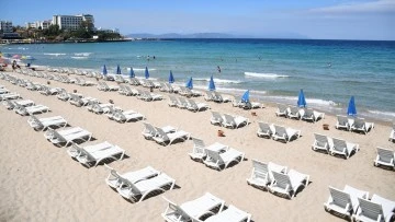 Kuşadası plajları mavi bayrak ile ta&ccedil;landı
