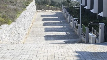 Kuşadası Soğucak Mahallesi yeni yollarına kavuşuyor
