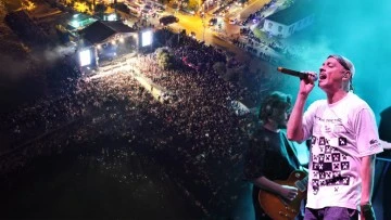 Kuşadası yaza &lsquo;Ceza' konseriyle veda etti