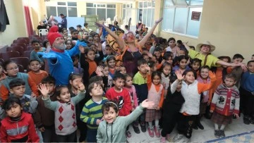 Kuyucak Belediyesi &ouml;ğrencilerin y&uuml;z&uuml;n&uuml; g&uuml;ld&uuml;rd&uuml;