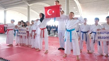 Kuyucak&rsquo;ta 19 Mayıs t&ouml;renleri yapıldı