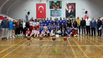 Liseler arası basketbol karşılaşmaları sona erdi