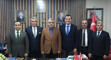 MHP&rsquo;li adaylarından g&ouml;vde g&ouml;sterisi