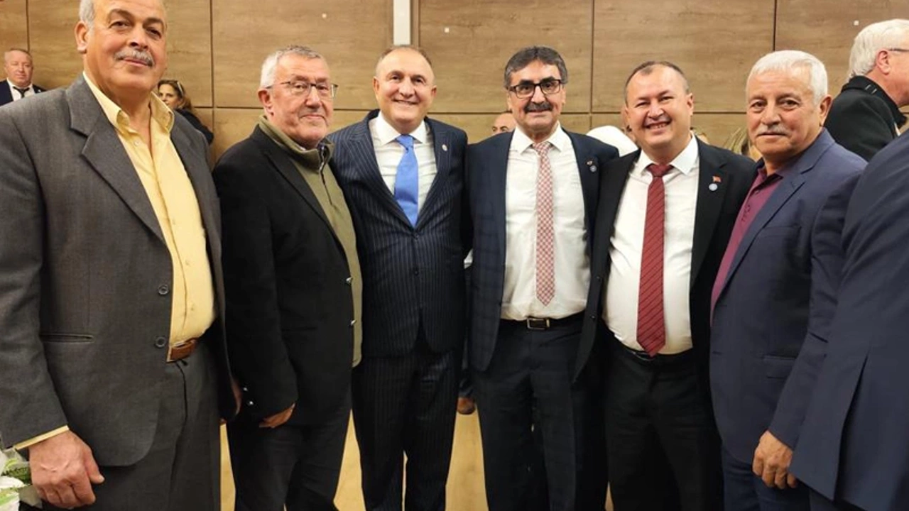MHP'li İnal İYİ Parti'ye katıldı