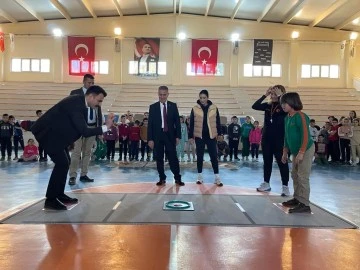 Milli spor tescilli Hemsball, Buharkent&rsquo;te tanıtıldı