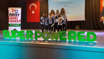 Minik dahiler Usta Yazılımcı &ouml;d&uuml;l&uuml; kazandı
