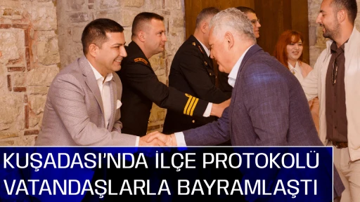 KUŞADASI&rsquo;NDA İL&Ccedil;E PROTOKOL&Uuml; VATANDAŞLARLA BAYRAMLAŞTI