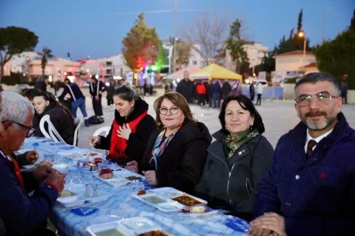 DİDİMLİLER, DİDİM BELEDİYESİ TARAFINDAN KURULAN İFTAR SOFRALARINDA BULUŞTU