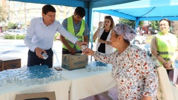 Nazilli Belediyesi ekipleri vatandaşları serinletti