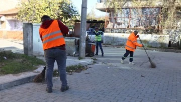 Nazilli Belediyesi Temizlik İşleri M&uuml;d&uuml;rl&uuml;ğ&uuml; &ccedil;alışmalarını s&uuml;rd&uuml;r&uuml;yor