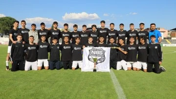 Nazilli Belediyespor U-17 takımı şampiyon oldu
