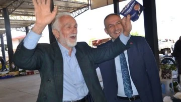 Nazilli &Ccedil;arşamba Pazar'ında AK Partili Abak'a sevgi seli