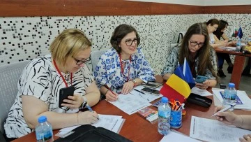 Nazilli'de 4 &uuml;lkeden &ouml;ğretmenler &ouml;ğrencilere sosyal destek i&ccedil;in birlik oldu