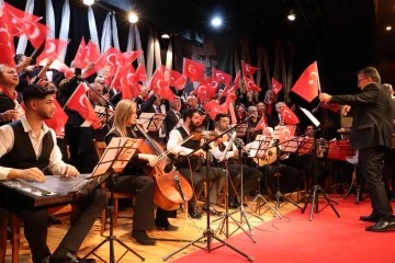 Nazilli'de Ata'ya saygı konseri d&uuml;zenlendi