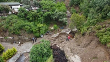 Nazilli'de Demirciler Mahallesi sele teslim oldu