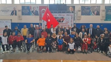 Nazilli&rsquo;de halter şampiyonası r&uuml;zgarı esti