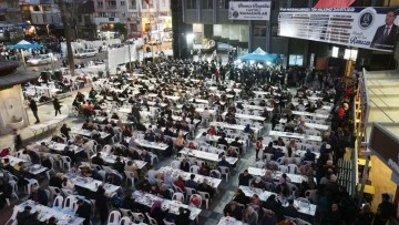 Nazilli&rsquo;de ilk iftar Belediye Meydanı&rsquo;nda yapıldı