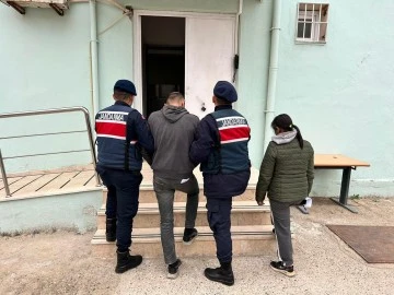Nazilli'de jandarma ekipleri hırsızlık ş&uuml;phelilerini su&ccedil;&uuml;st&uuml; yakaladı