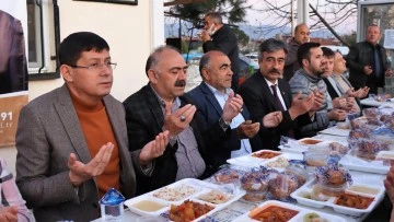 Nazilli'de mahalleli, belediyenin iftar yemeğinde buluştu
