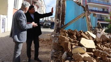 Nazilli&rsquo;de metruk binaların yıkımına devam ediliyor