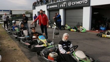 Nazilli go-kart pistinde gen&ccedil;ler yarıştı