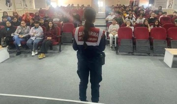&Ouml;ğrencilere siber zorbalık eğitimi verildi