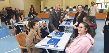 &Ouml;ğretmenler en iyi hamlelerini kazanmak i&ccedil;in yaptı