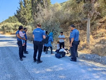 Organizat&ouml;rleri beklerken karşılarında polisi buldular