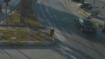 Otomobilin &ccedil;arptığı yaşlı kadın hayatını kaybetti: O anlar kameralara yansıdı