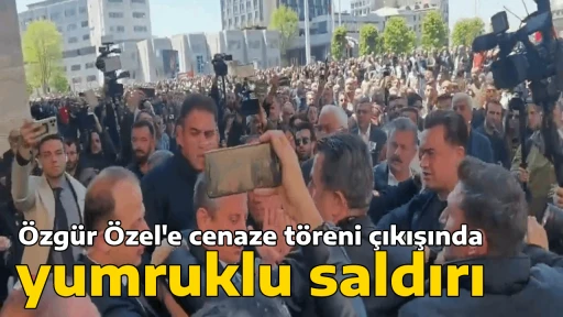 &Ouml;zg&uuml;r &Ouml;zel'e cenaze t&ouml;reni &ccedil;ıkışında yumruklu saldırı