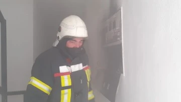 Panodan &ccedil;ıkan yangın paniğe neden oldu
