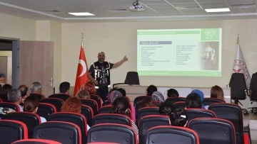 Sağlık M&uuml;d&uuml;rl&uuml;ğ&uuml; personeline 'En İyi Narkotik Polisi Anne' konulu eğitim verildi