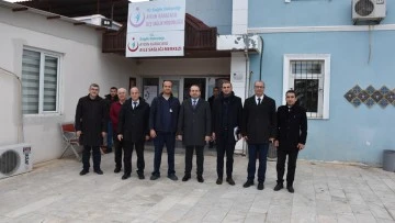 Sağlık M&uuml;d&uuml;r&uuml; Şenkul, Karacasu&rsquo;daki hastanede incelemede bulundu