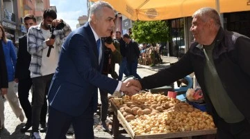 Savaş memleketi &Ccedil;ine'de ilgiyle karşılandı
