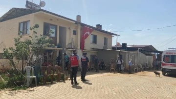 Şehit d&uuml;şen jandarma komando İlhan'ın Aydın'daki eşine acı haber ulaştırıldı