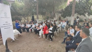 S&ouml;ke'de &ccedil;ocuklar Atat&uuml;rk'&uuml; &uuml;nl&uuml; yazardan dinledi
