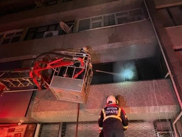 S&ouml;ke&rsquo;de imalathane yangını paniği