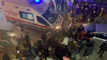 S&ouml;ke'de motosiklet yayaya &ccedil;arptı: 2 yaralı