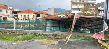 S&ouml;ke'de sağanak yağış ve kuvvetli r&uuml;zgar etkili oldu