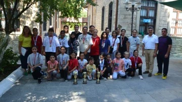 S&ouml;ke Halk Eğitim Merkezi&rsquo;nin karate sporcuları Gemlik&rsquo;ten başarılarla d&ouml;nd&uuml;