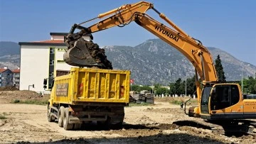 S&ouml;ke&rsquo;nin yeni h&uuml;k&uuml;met konağının inşaat alanına ilk kazma vuruldu