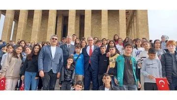 S&ouml;ke Ticaret Borsası &ouml;ğrencileri Anıtkabir'e g&ouml;t&uuml;rd&uuml;