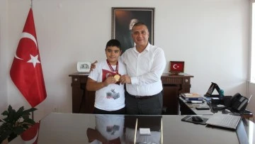 S&ouml;keli Babacan, g&uuml;reşte Aydın'a T&uuml;rkiye birinciliği getirdi