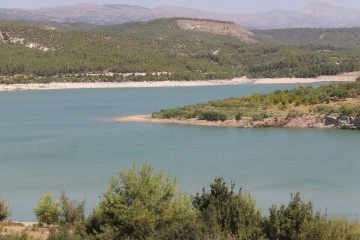 Son yağışlar &ccedil;ift&ccedil;ilerin y&uuml;z&uuml;n&uuml; g&uuml;ld&uuml;rd&uuml;