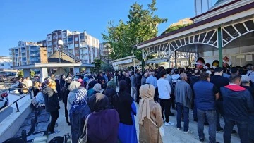 Sosyal Medya Fenomeni Parlak, g&ouml;zyaşları i&ccedil;inde son yolculuğuna uğurlandı