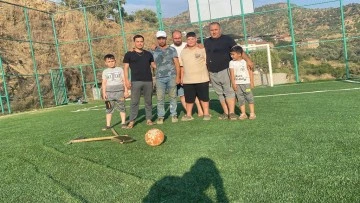 Spordan mahrum kalan Meşeli K&ouml;y&uuml;&rsquo;n&uuml;n gen&ccedil;leri yetkililerden yardım bekliyor